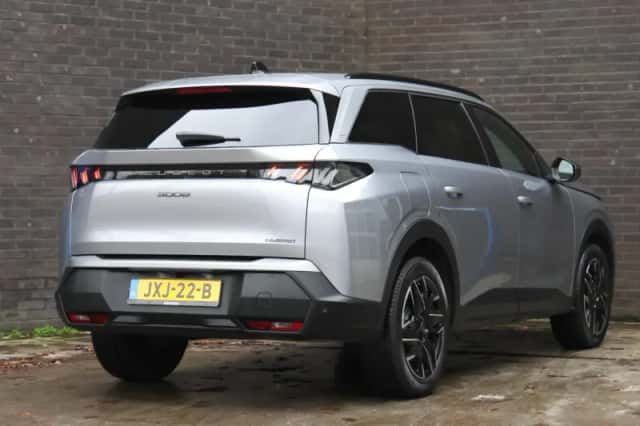 Peugeot 5008 (2025) thumbnail 3