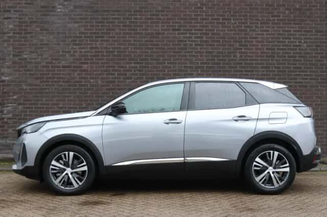 Peugeot 3008 (2024) thumbnail 2