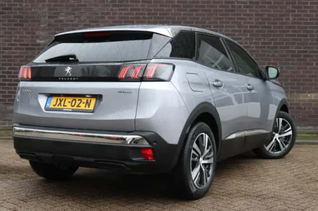 Peugeot 3008 (2024) thumbnail 3