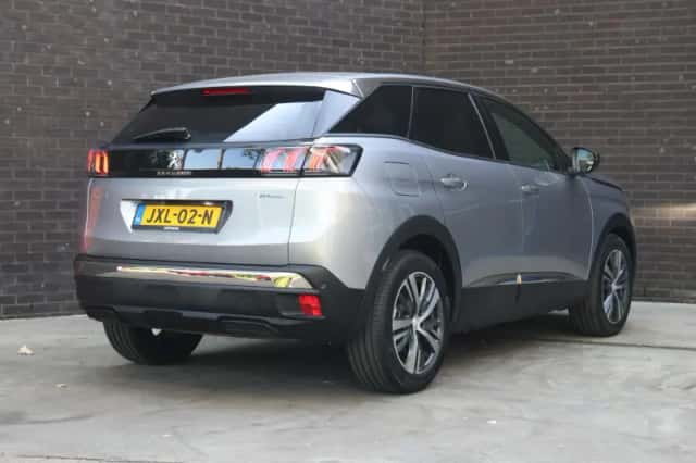 Peugeot 3008 (2024) thumbnail 3
