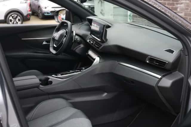 Peugeot 3008 (2024) thumbnail 10