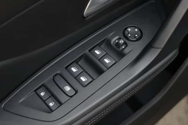 Peugeot 408 (2024) thumbnail 22