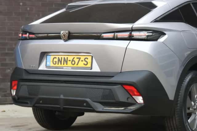 Peugeot 408 (2024) thumbnail 8