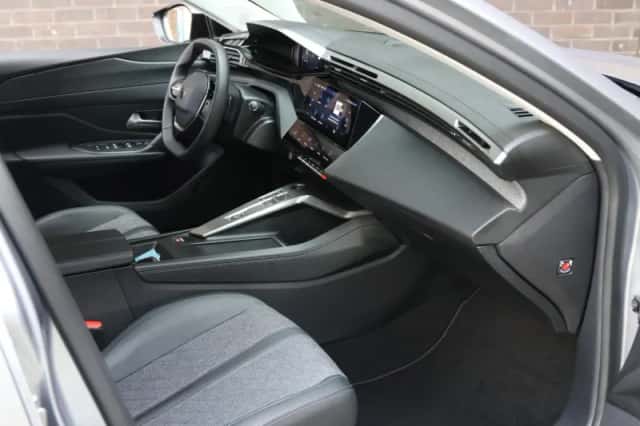 Peugeot 408 (2024) thumbnail 9