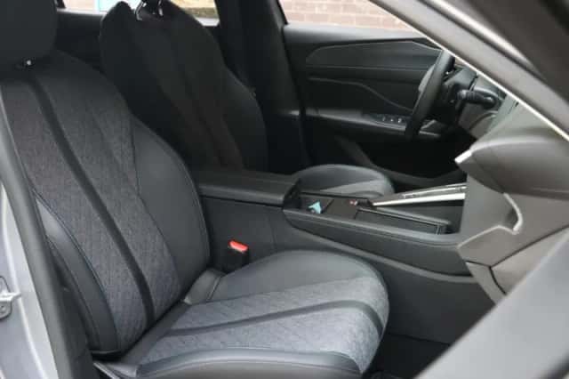 Peugeot 408 (2024) thumbnail 10