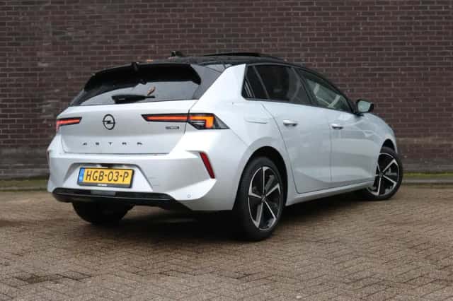 Opel Astra (2025) thumbnail 3