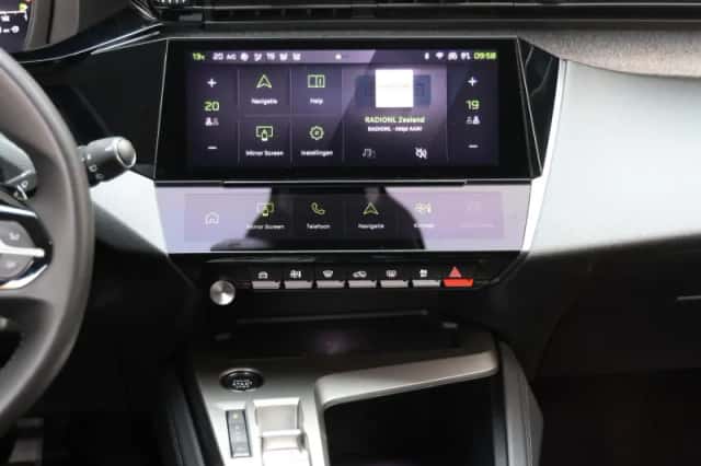 Peugeot 308 (2023) thumbnail 13