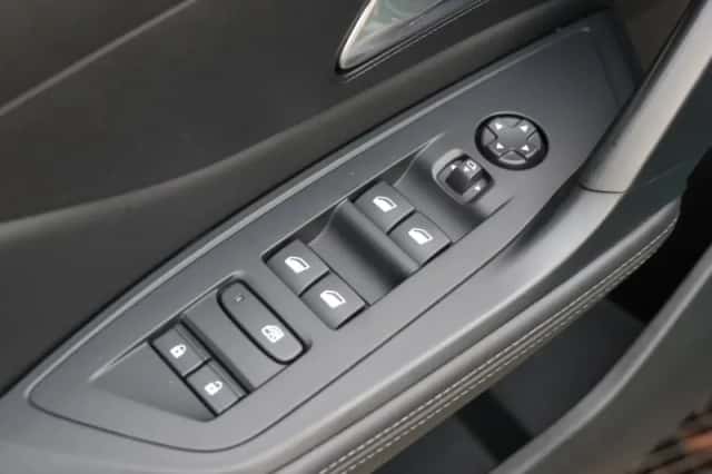Peugeot 308 (2023) thumbnail 21