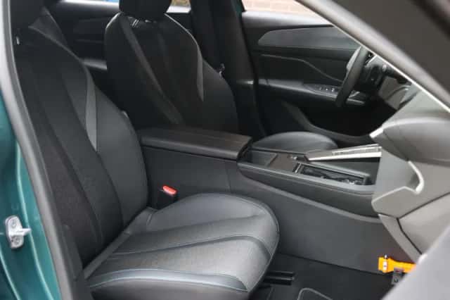 Peugeot 308 (2023) thumbnail 9