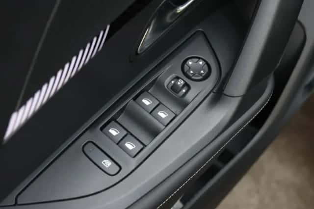 Peugeot e-2008 (2025) thumbnail 25