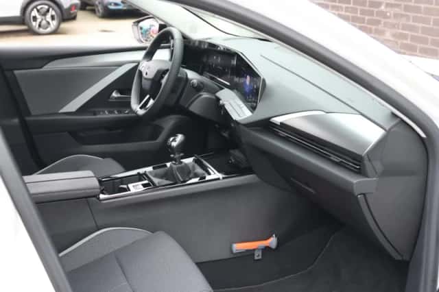 Opel Astra (2025) thumbnail 9