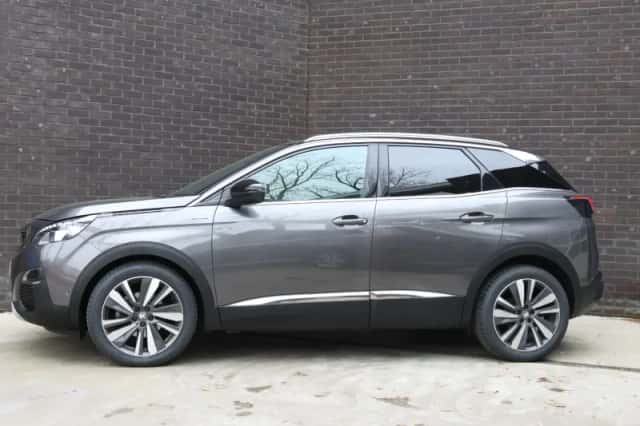 Peugeot 3008 (2020) thumbnail 2