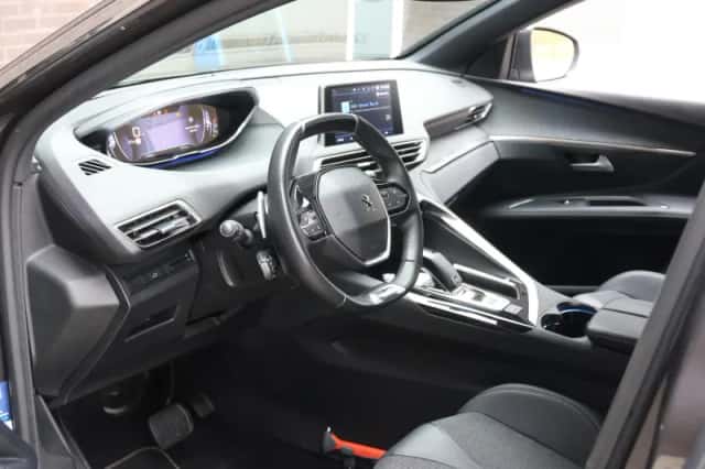 Peugeot 3008 (2020) thumbnail 11