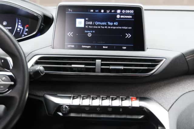 Peugeot 3008 (2020) thumbnail 14