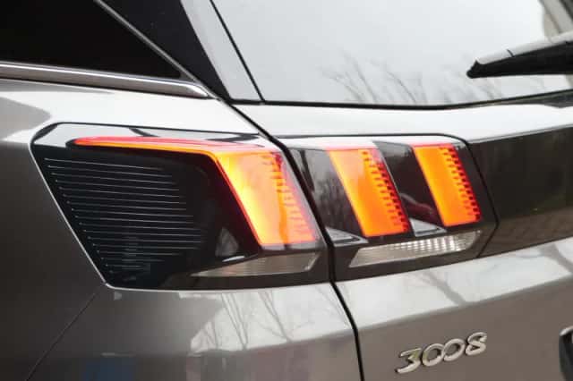 Peugeot 3008 (2020) thumbnail 21