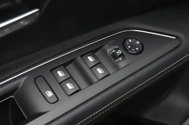Peugeot 3008 (2020) thumbnail 25