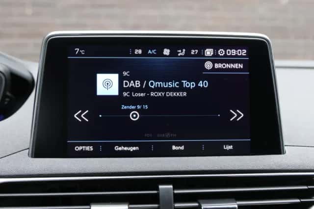 Peugeot 3008 (2020) thumbnail 31