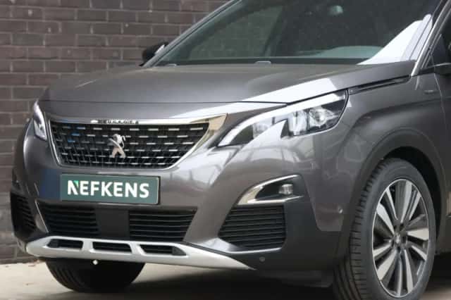 Peugeot 3008 (2020) thumbnail 6