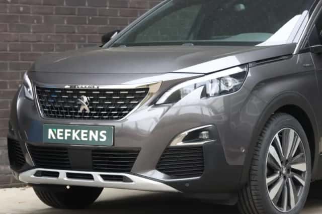 Peugeot 3008 (2020) thumbnail 6