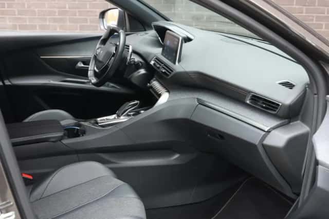 Peugeot 3008 (2020) thumbnail 9