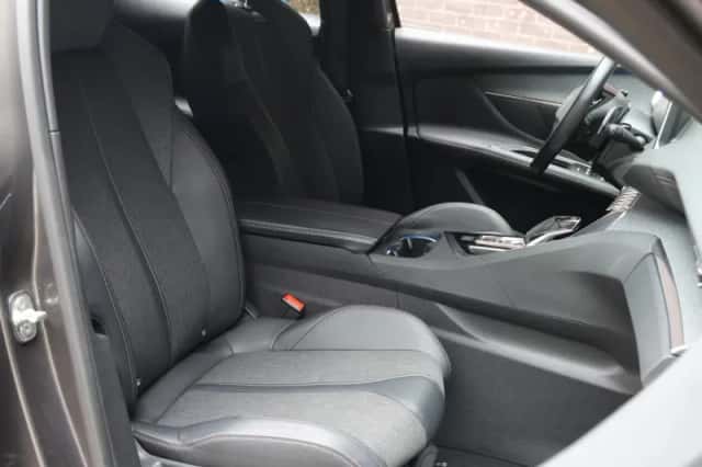 Peugeot 3008 (2020) thumbnail 10