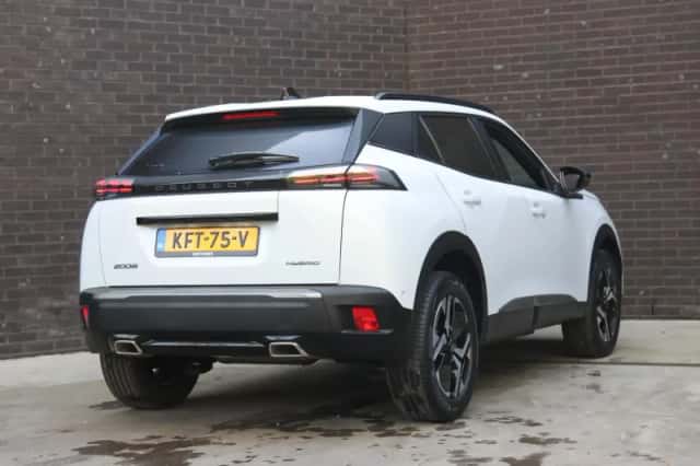 Peugeot 2008 (2025) thumbnail 3