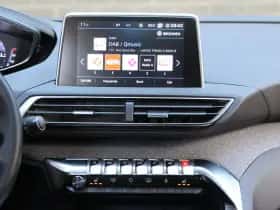 Peugeot 5008 (2021) thumbnail 17