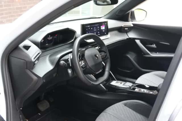 Peugeot 2008 (2025) thumbnail 11