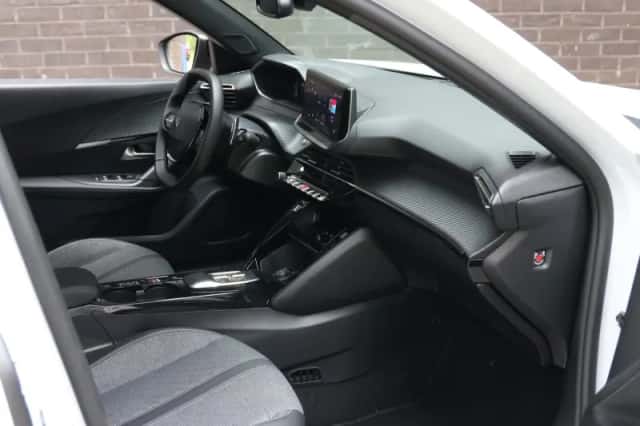 Peugeot 2008 (2025) thumbnail 9