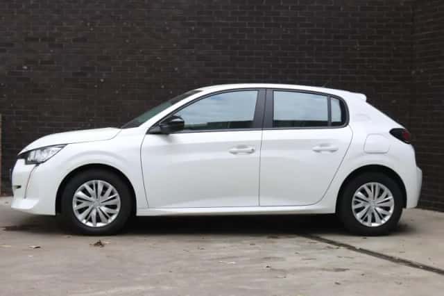 Peugeot 208 (2022) thumbnail 2