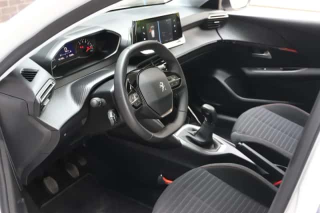 Peugeot 208 (2022) thumbnail 11