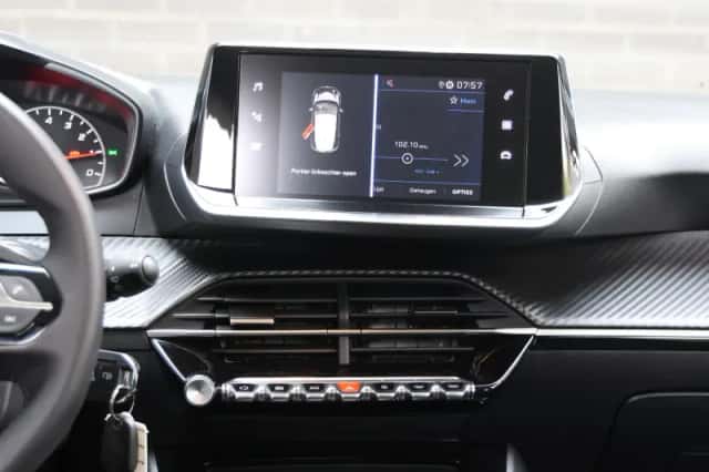 Peugeot 208 (2022) thumbnail 14