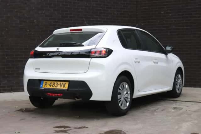 Peugeot 208 (2022) thumbnail 3