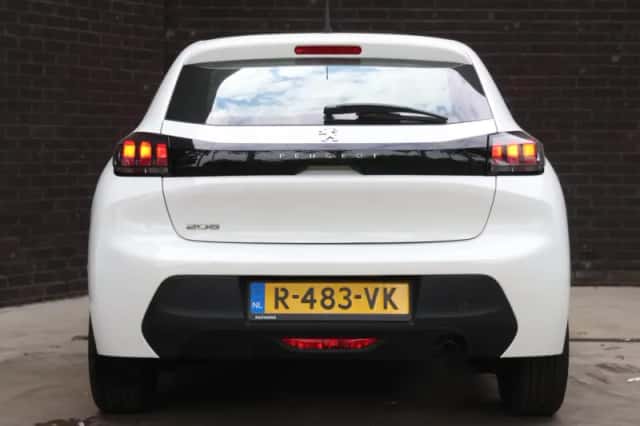 Peugeot 208 (2022) thumbnail 7