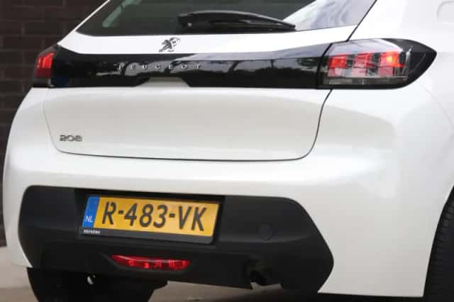 Peugeot 208 (2022) thumbnail 8