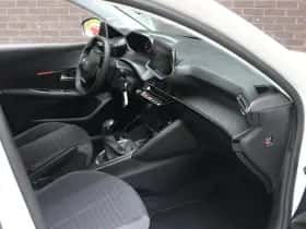 Peugeot 208 (2022) thumbnail 9
