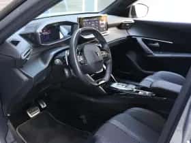 Peugeot 2008 (2024) thumbnail 11
