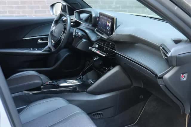 Peugeot 2008 (2024) thumbnail 9