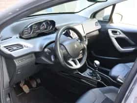 Peugeot 2008 (2019) thumbnail 12