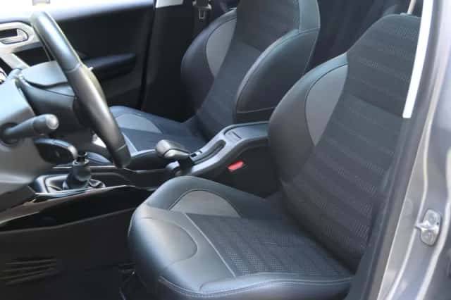 Peugeot 2008 (2019) thumbnail 13