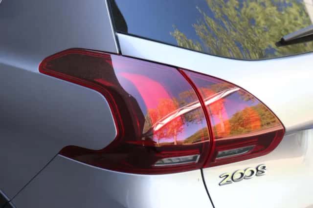 Peugeot 2008 (2019) thumbnail 21