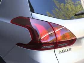 Peugeot 2008 (2019) thumbnail 21