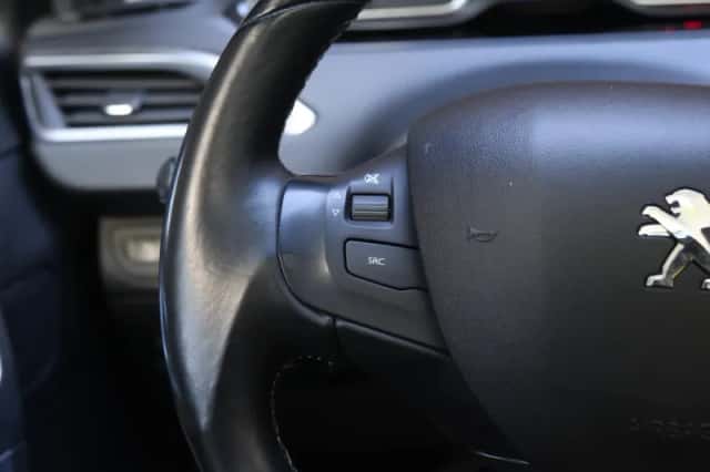 Peugeot 2008 (2019) thumbnail 25