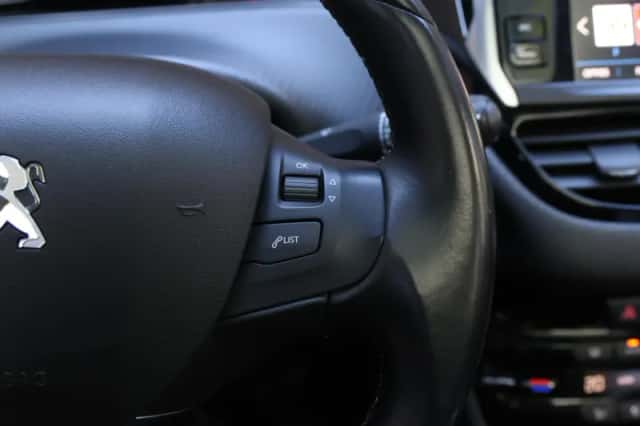 Peugeot 2008 (2019) thumbnail 26