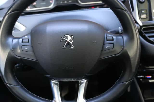 Peugeot 2008 (2019) thumbnail 27