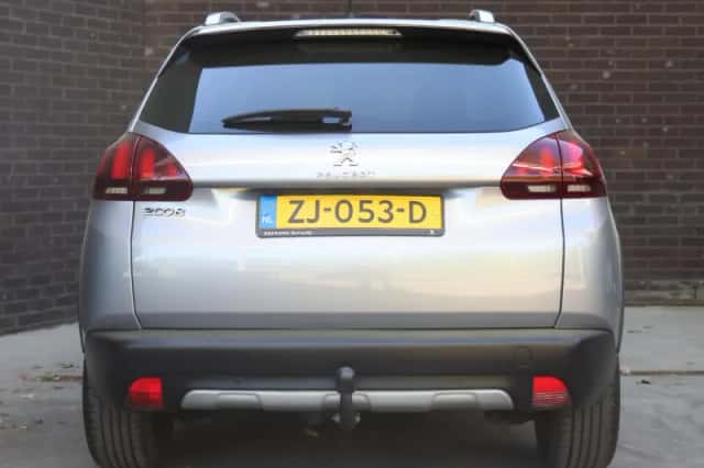Peugeot 2008 (2019) thumbnail 7