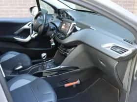 Peugeot 2008 (2019) thumbnail 9