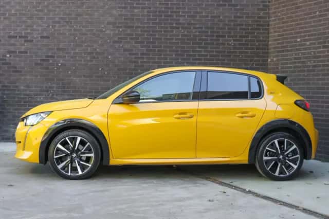 Peugeot 208 (2021) thumbnail 2