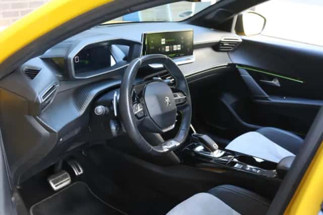 Peugeot 208 (2021) thumbnail 11