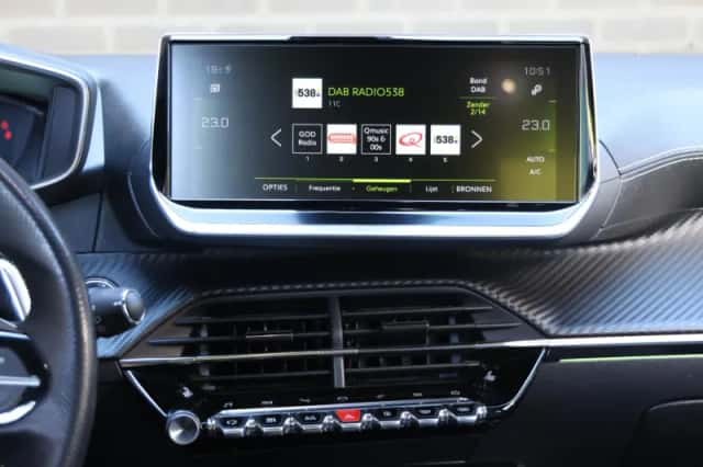 Peugeot 208 (2021) thumbnail 14